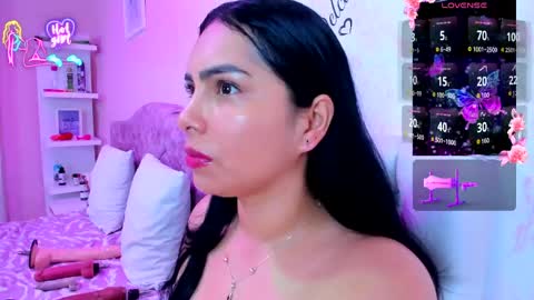 Snapshot of evelinn_belen chatting on April 25, 2026, 9:34 am Evelinn belen online show from April 25, 2026, 9:34 am
