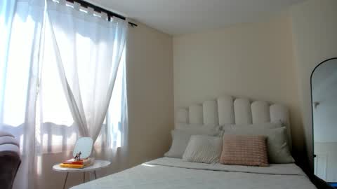 Eve online show from November 21, 2025, 5:00 pm