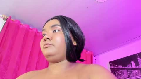 Evelyn Sandoval online show from June 23, 2026, 1:58 am