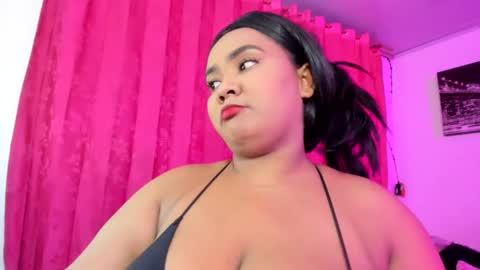 Evelyn Sandoval online show from July 7, 2026, 1:30 am