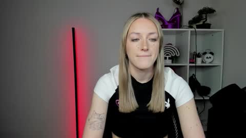 evelynblond online show from March 9, 2026, 6:28 am