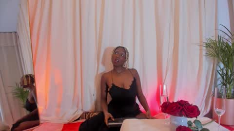 Snapshot of evelyndivine1 chatting on February 9, 2026, 7:51 pm Evelyn Delicous Ebony online show from February 9, 2026, 7:51 pm
