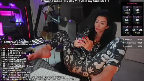 Evelyne online show from December 20, 2024, 9:00 am