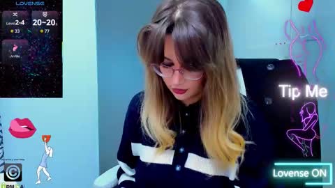 evelyne_rose online show from October 21, 2025, 5:08 am