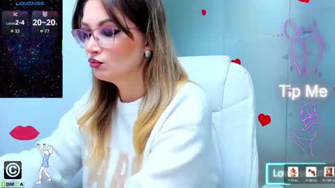 evelyne_rose online show from December 18, 2025, 6:19 am