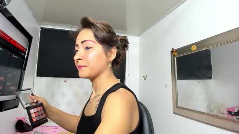 Evelyne online show from March 12, 2026, 4:18 am