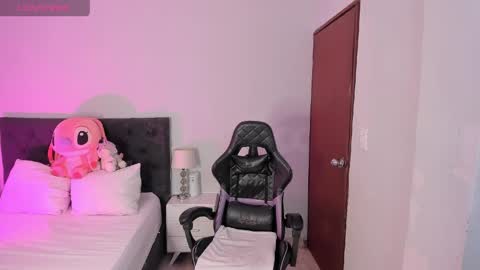LAURA SOFIA  INDEPENDENT MODEL FOLLOW ME NOW ALMOST 10000 FOLLOWERS online show from June 4, 2026, 8:48 pm