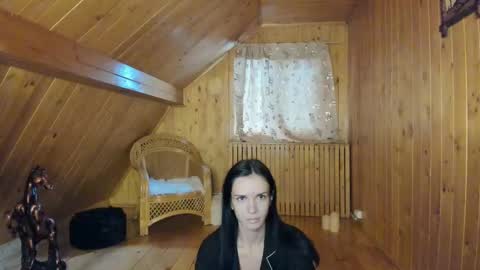 Snapshot of evelynvox chatting on November 4, 2025, 6:23 am Evelynn online show from November 4, 2025, 6:23 am