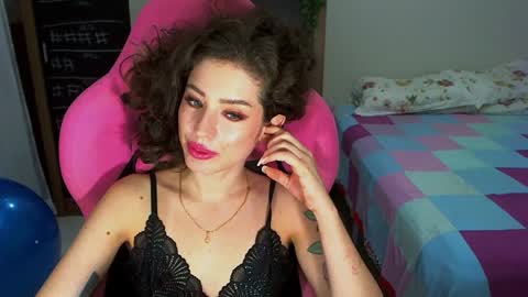 eveonly online show from December 17, 2024, 11:27 pm