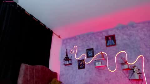 everlin__hot_ online show from March 9, 2026, 3:54 am