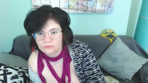 Everly online show from February 10, 2025, 5:52 pm