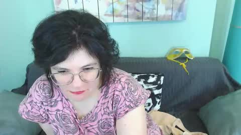 Everly online show from February 13, 2025, 5:22 pm