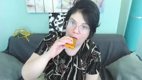 Everly online show from March 7, 2025, 5:18 am