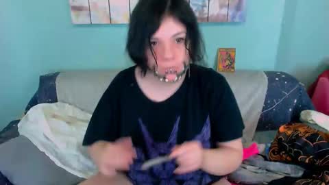 Everly online show from February 8, 2026, 4:38 am