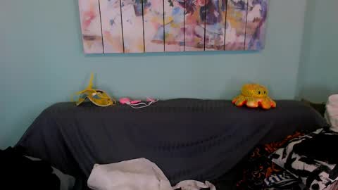 Everly online show from April 20, 2026, 8:39 am