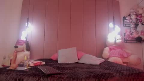 everly_smitth online show from October 13, 2025, 7:03 pm