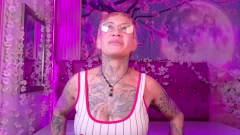 everlyn_sexx online show from February 22, 2026, 1:31 pm