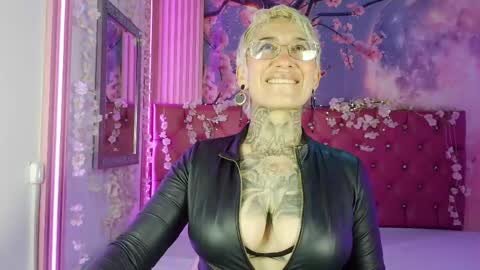 everlyn_sexx online show from April 17, 2026, 1:58 pm