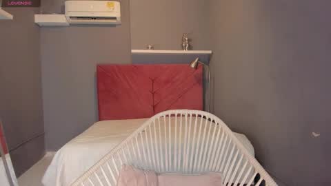 Sophia online show from September 13, 2025, 7:57 pm