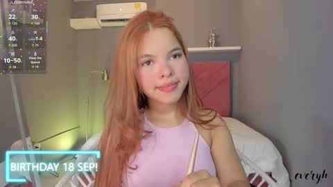 Sophia online show from September 17, 2025, 7:48 pm