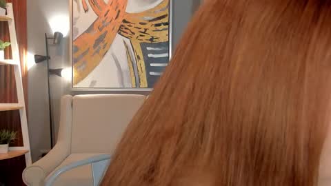 Sophia online show from December 1, 2025, 7:41 pm