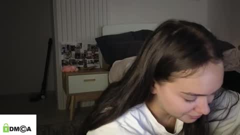 evi_woow online show from February 3, 2026, 9:42 pm