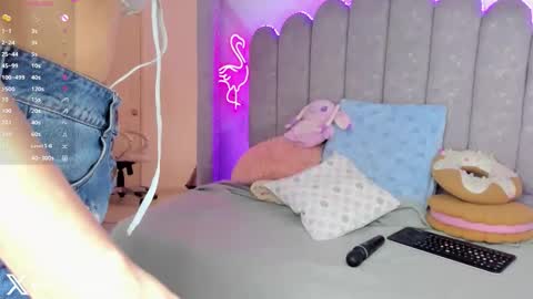 My name is Evie  nice to meet you  really get to know me better private is open  online show from November 17, 2025, 9:42 pm