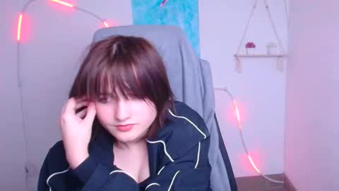 Evie online show from January 12, 2026, 1:00 am