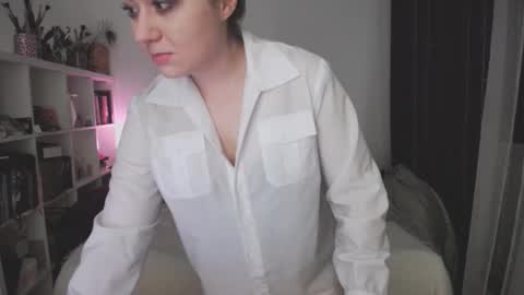 Im gonna be on in 2 hours online show from October 23, 2025, 8:07 pm