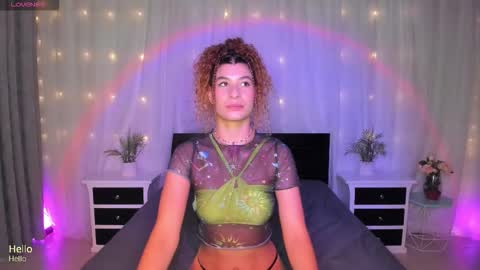 Snapshot of evoletbee chatting on November 18, 2025, 2:54 pm Evolet online show from November 18, 2025, 2:54 pm