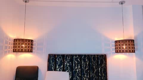 evvaa_moon online show from November 5, 2025, 12:16 pm