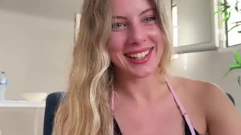 Snapshot of evymiuu chatting on July 5, 2026, 4:47 pm Evy online show from July 5, 2026, 4:47 pm