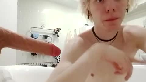 Snapshot of ex1dra06 chatting on April 10, 2026, 5:45 am Essa online show from April 10, 2026, 5:45 am