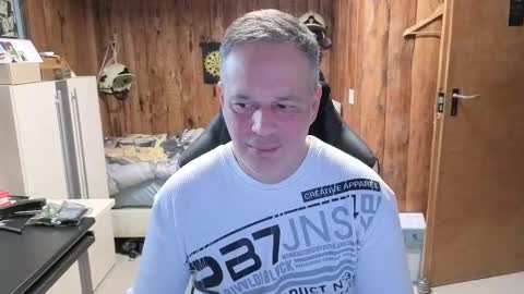 exibe1219 online show from January 19, 2025, 1:55 pm