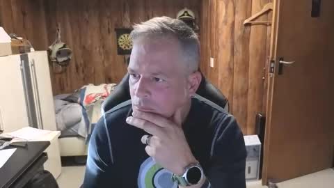 exibe1219 online show from November 6, 2025, 9:43 am