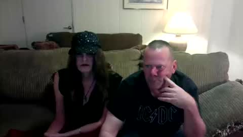 first time online show from October 19, 2025, 2:23 am