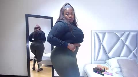 exotic_karmella online show from December 3, 2024, 9:01 pm