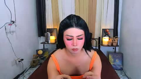 expensive_elise online show from June 3, 2026, 5:29 pm