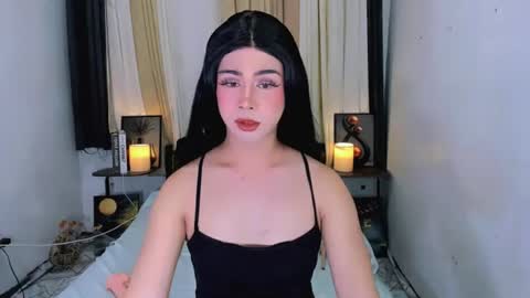 expensive_elise online show from June 15, 2026, 7:21 am