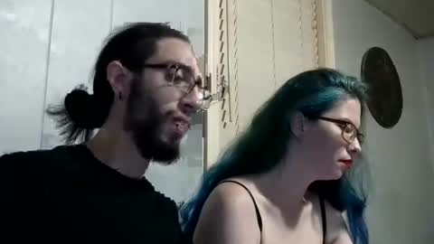 Snapshot of extaticxx chatting on December 2, 2024, 3:47 am Extrastatic94 online show from December 2, 2024, 3:47 am