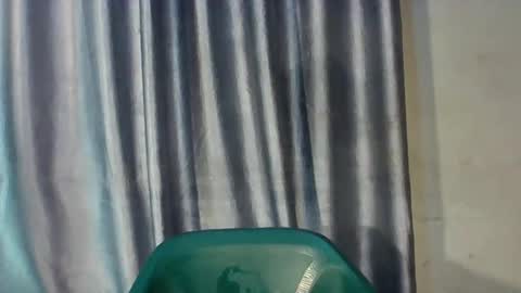 extremelywetgirl_ online show from April 9, 2026, 6:19 am