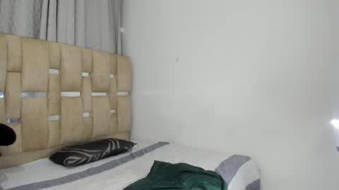 Eilyn  online show from November 27, 2025, 11:34 am