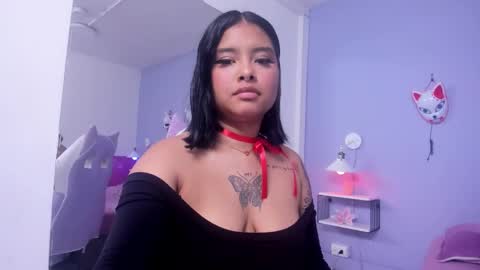 Snapshot of eymycollins chatting on November 18, 2025, 8:46 pm Eymy online show from November 18, 2025, 8:46 pm