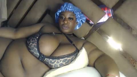 Snapshot of eyshaexotii chatting on November 24, 2025, 2:44 am eyshaexotii online show from November 24, 2025, 2:44 am