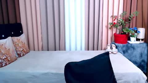 Snapshot of ezrahollywood chatting on January 18, 2025, 4:10 pm UR SWEET EZRA online show from January 18, 2025, 4:10 pm