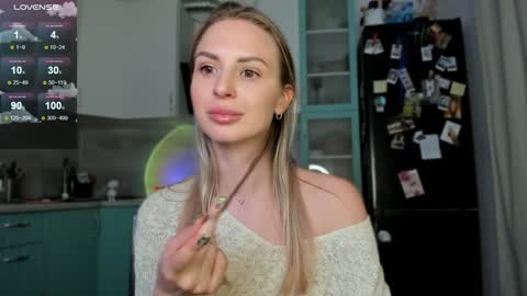 Snapshot of f1oraa chatting on December 22, 2024, 6:59 pm  if you dont have fansly account yet use this link to registration    online show from December 22, 2024, 6:59 pm