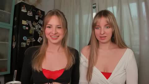 Snapshot of f1oraa chatting on March 12, 2025, 12:36 pm  if you dont have fansly account yet use this link to registration    online show from March 12, 2025, 12:36 pm