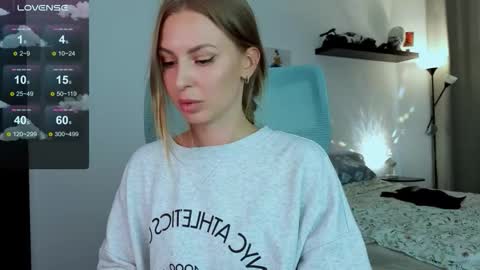 Snapshot of f1oraa chatting on October 28, 2025, 11:58 am  if you dont have fansly account yet use this link to registration    online show from October 28, 2025, 11:58 am