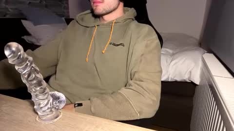 Snapshot of fabian_196 chatting on December 5, 2024, 7:49 pm Call me bitch online show from December 5, 2024, 7:49 pm