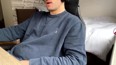 Snapshot of fabian_196 chatting on December 25, 2024, 10:50 am Call me bitch online show from December 25, 2024, 10:50 am